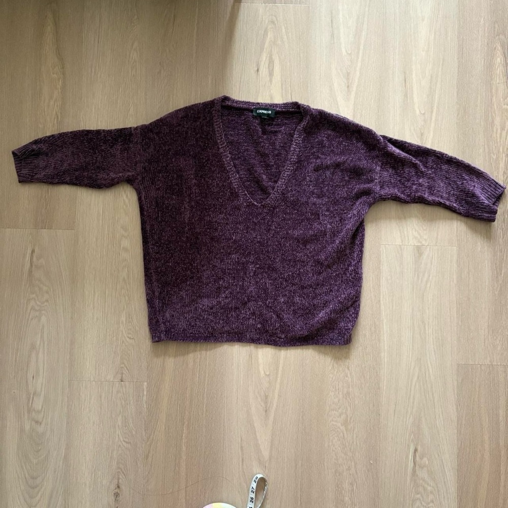 Good condition Express size S Soft purple v neck sweater